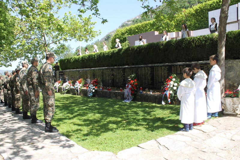 danzrtava-studenci-8