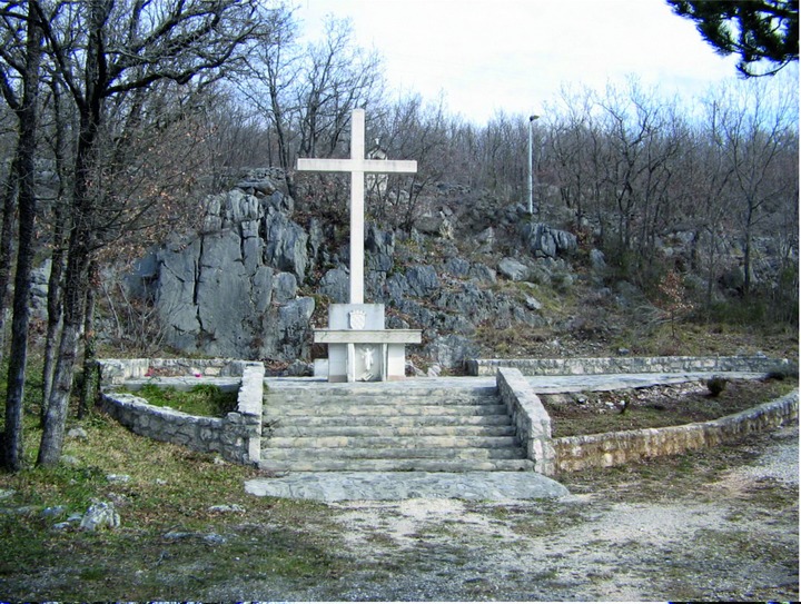 Spomenik-u-Vinjanima