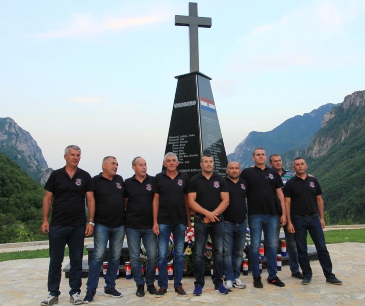 Spomenik-u-doljanima-1