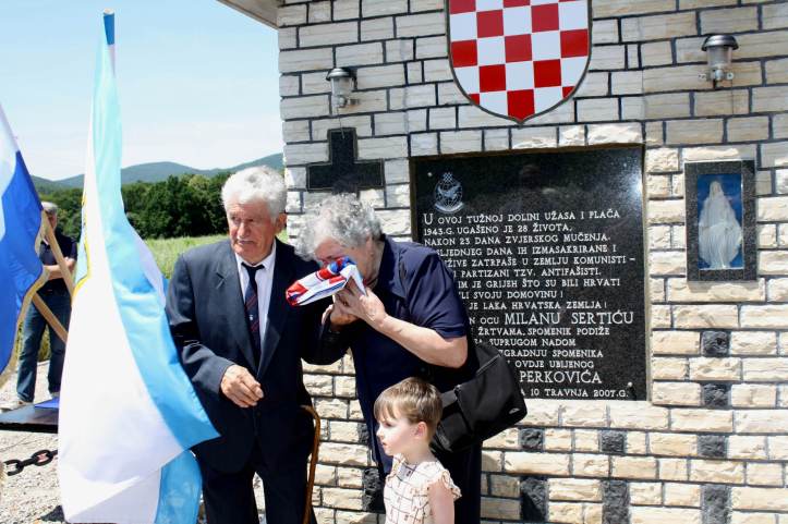 Spomenik-na-ObadinamaLO_prsa_29062014