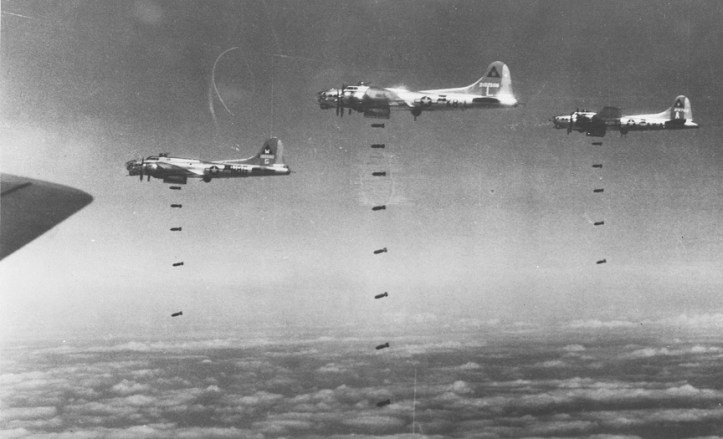 18848_60607079_3 B-17s on Bomb Run