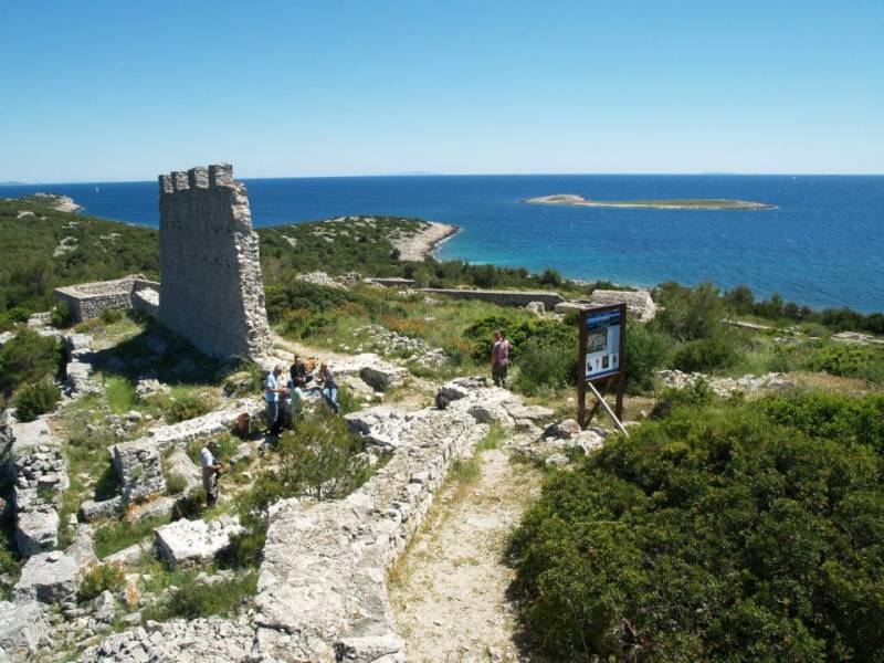 971845_10200286305134855_1564886875_n_1