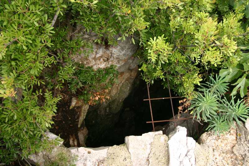 Jama na otoku Žirju 2