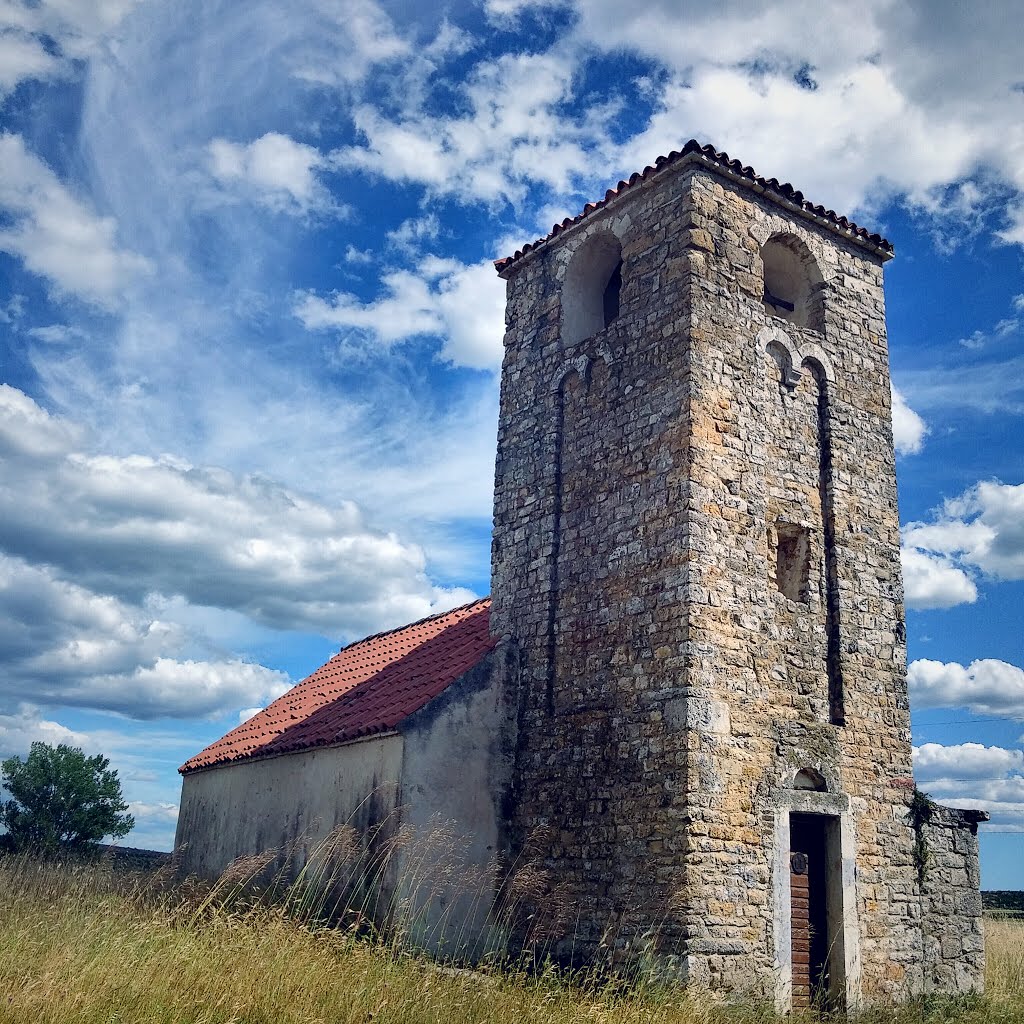 Morpolača katolička crkva Sv. Petra .