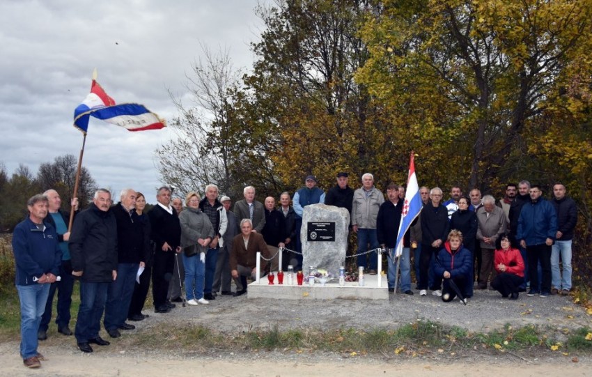 2910spomenikklanac1-1