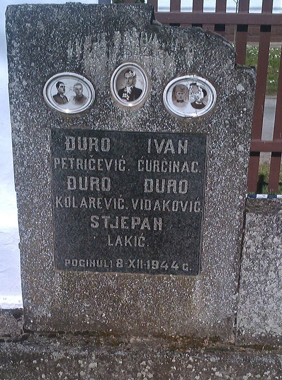 Grob i spomenik ubijenim domobranima u dvorištu svetišta Gospe Ilačke