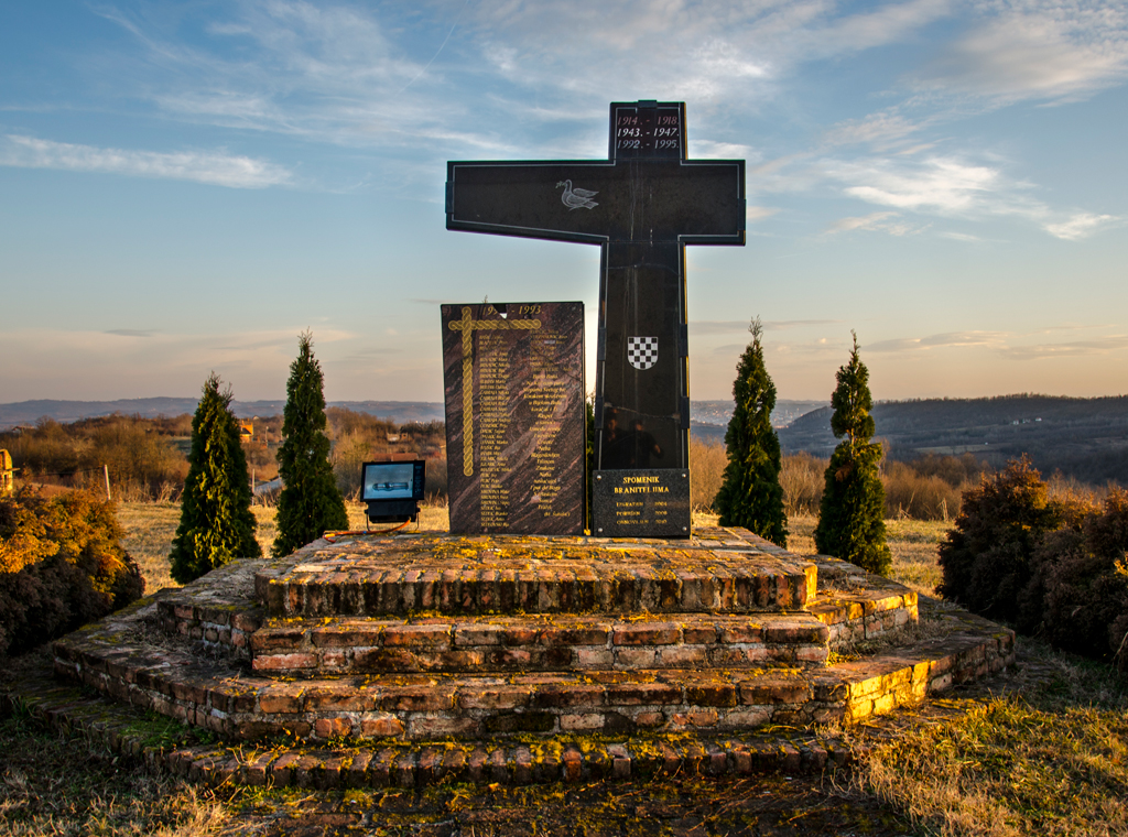 Spomenik-ratnim-sradalnicima