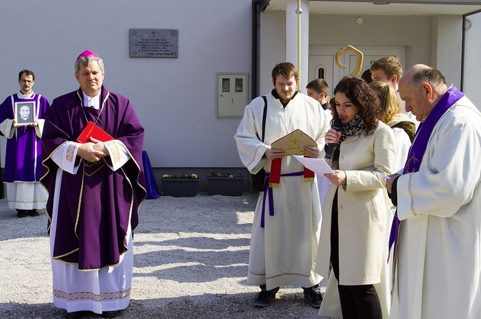 Spomen-ploča postavljena 2014 godine